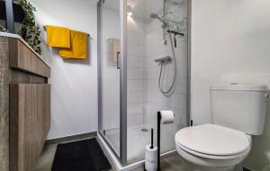 Stunning Home In Somme-Leuze With Wifi