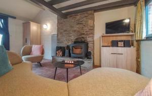 2 Bedroom Amazing Home In Hastière