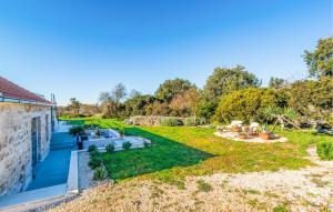 2 Bedroom Gorgeous Home In Gdinj