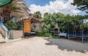 Amazing Apartment In Sveti Petar