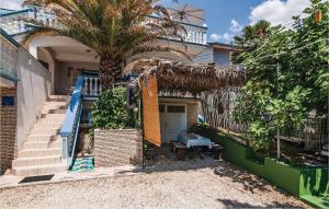 Amazing Apartment In Sveti Petar