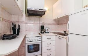 Amazing Apartment In Sveti Petar