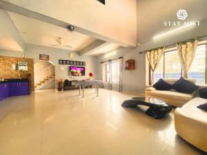 StayMist - Aegis Poolside Villa