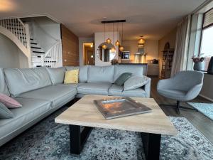 Penthouse with Private Rooftop Jacuzzi, Sauna and panorama lake view