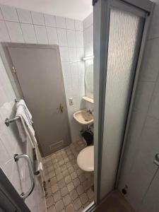 2-Rent Group Hostel Rooms AUB162