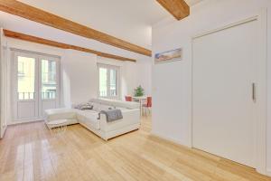 La Chapitela 7 by Clabao