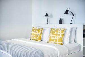 The Smart Concierge - Discovery Gardens street 4