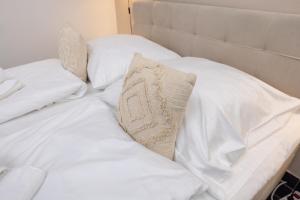 2BR Modern Apt Maybachufer Tischkicker