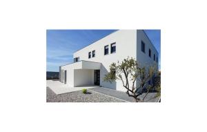 Awesome Home In Debeljak With Wifi