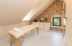 Stunning Home In Gornji Humac Brac