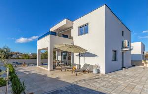 Amazing Home In Vodnjan With Wifi