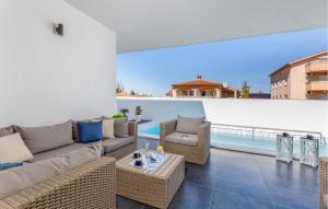 5 Bedroom Beautiful Home In Stinjan 