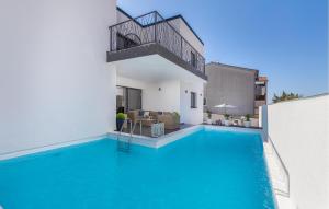 5 Bedroom Beautiful Home In Stinjan