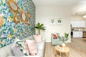 Eclectic Fast Wi-Fi Parking Pets Bohemian