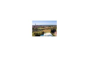 5 Bedroom Amazing Home In Vodnjan 