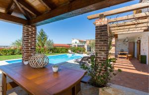 Stunning Home In Barat