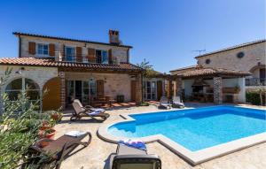 Stunning Home In Barat