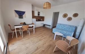 Nice Apartment In Sveti Filip I Jakov 