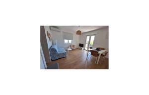 Nice Apartment In Sveti Filip I Jakov