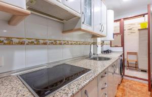 2 Bedroom Nice Apartment In Santa Pola