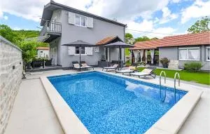 3 Bedroom Nice Home In Lucane - Lučane