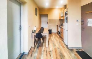 Appartements Nice Apartment In Saint-Chinian : photos des chambres