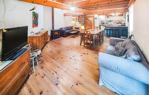 2 Bedroom Awesome Home In Les Cabannes