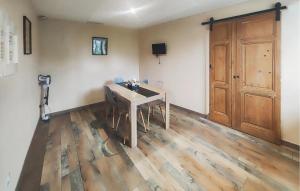 Appartements Lovely Apartment In Saint Chinian : photos des chambres