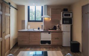 Appartements Lovely Apartment In Saint Chinian : photos des chambres