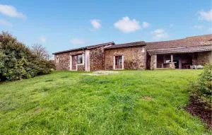 Amazing Home In Bussière-Badil - Javerlhac-et-la-Chapelle-Saint-Robert