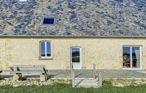Stunning Home In Cricqueville En Bessin