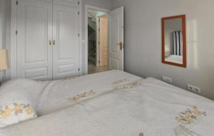 Awesome Home In Rota With Wifi