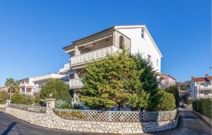 Amazing Apartment In Palit With Wifi