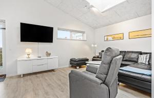 Gorgeous Home In Bogense With Wifi