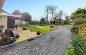 Maisons de vacances 3 Bedroom Pet Friendly Home In Arzal : photos des chambres