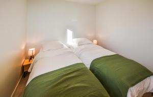 Maisons de vacances 2 Bedroom Cozy Home In Salavas : Maison de Vacances 2 Chambres