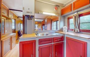 Stunning Home In Égriselles-Le-Bocage