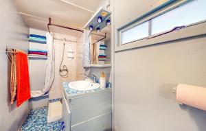 Maisons de vacances Stunning Home In Egriselles-Le-Bocage : Maison de Vacances 1 Chambre