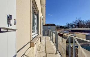 Maisons de vacances Cozy Home In Saint-Georges-De-Didon : photos des chambres