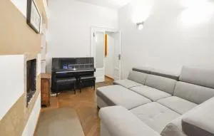 Nice Apartment In Breno With Wifi - Niardo