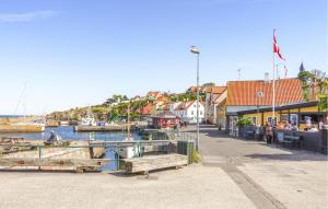 2 Bedroom Lovely Apartment In Gudhjem