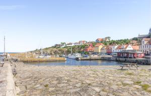 2 Bedroom Lovely Apartment In Gudhjem