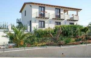 Stunning Apartment In Mazzarino