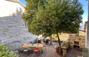 Awesome Apartment In Armenzano