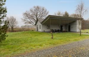 2 Bedroom Beautiful Home In Hovborg