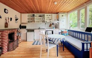 2 Bedroom Awesome Home In Sävsjö