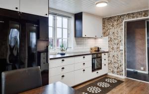 4 Bedroom Pet Friendly Home In Upplid