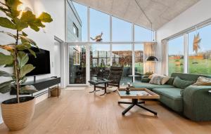 Gorgeous Home In Nibe With Wifi