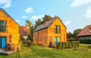 Stunning Home In Sliwin With Jacuzzi - Śliwin