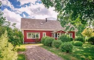 3 Bedroom Amazing Home In Gullspång - Laxå
